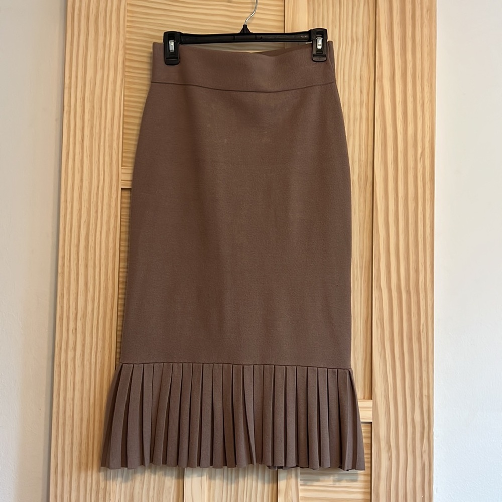 Club Monaco sz S/P Light Brown Tan fitted sweater skirt